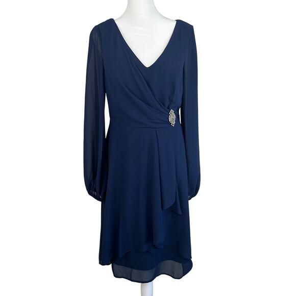 Marina Women’s Chiffon Navy Faux Wrap Dress with Jeweled Broach Size 4 EUC - Picture 2 of 7
